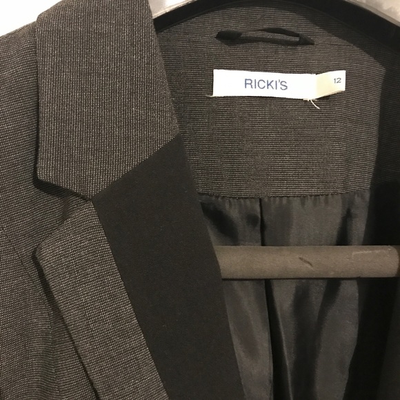 Grey Ricki’s blazer with black details - Picture 4 of 7
